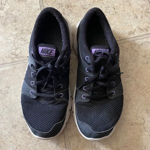 Women’s Nike shoes